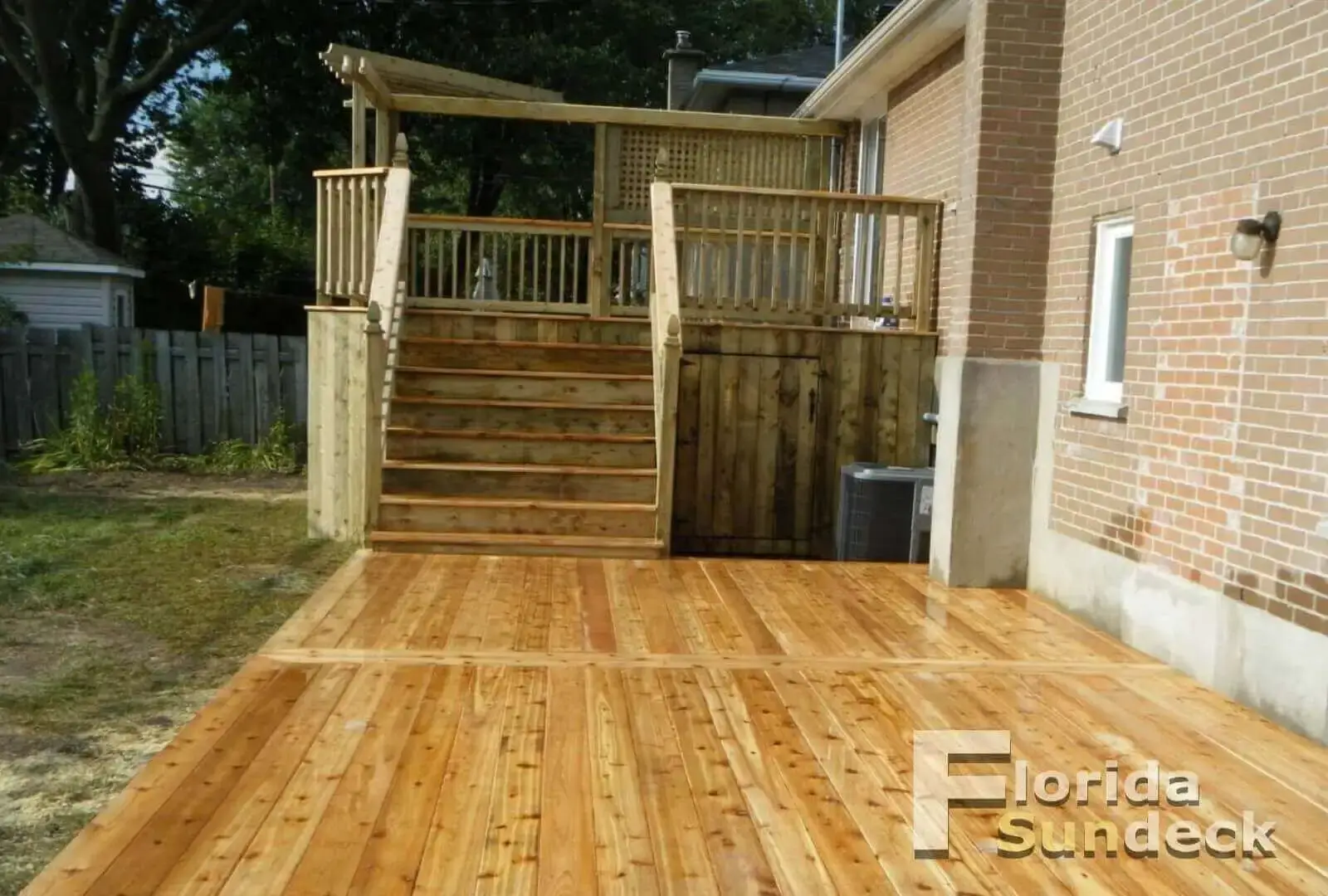 Deck in Pointe-Claire