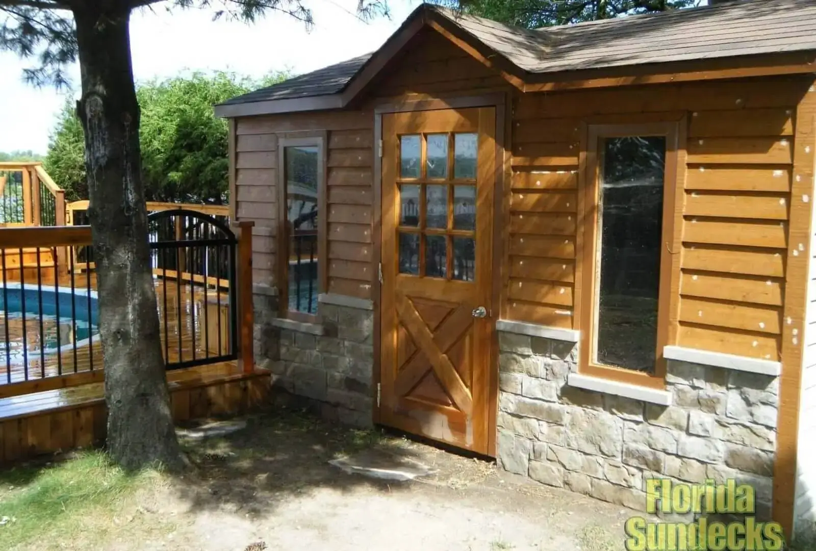 Deck in Pointe-Claire