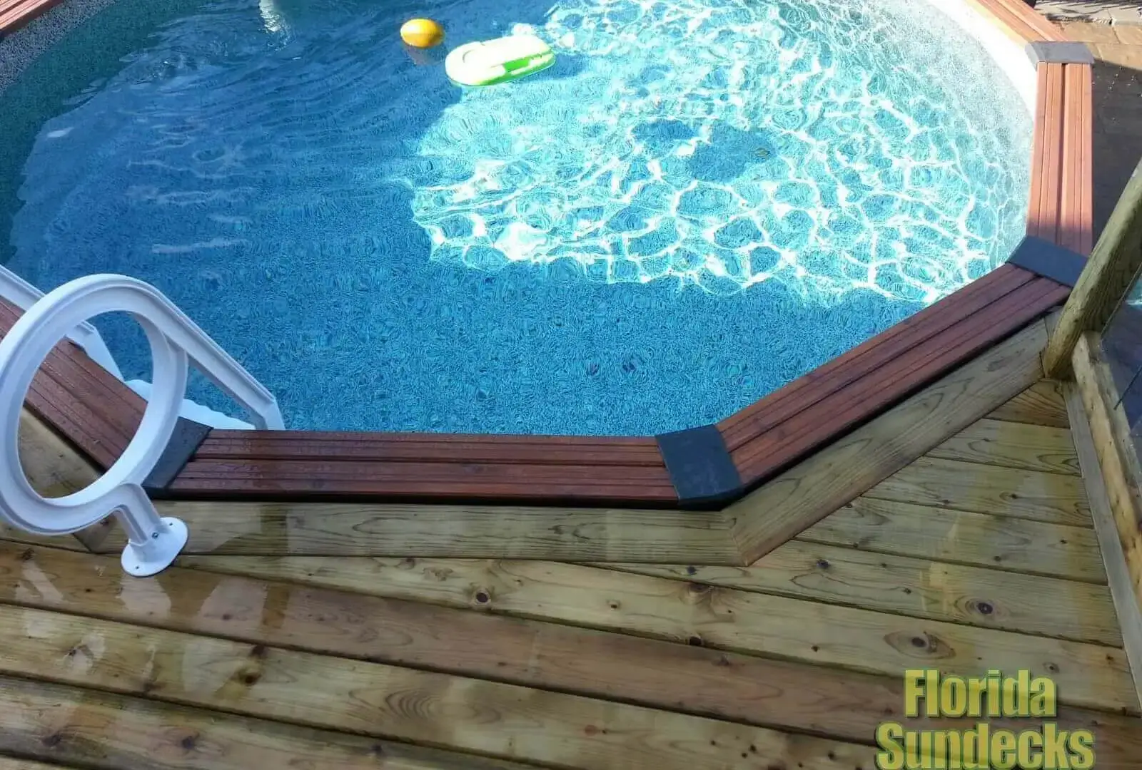 Construction Deck in Baie d'Hurfe