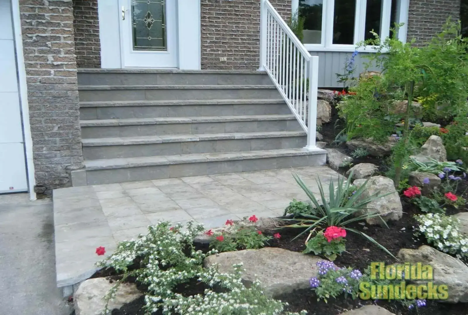 Uni stone in St-Lazare