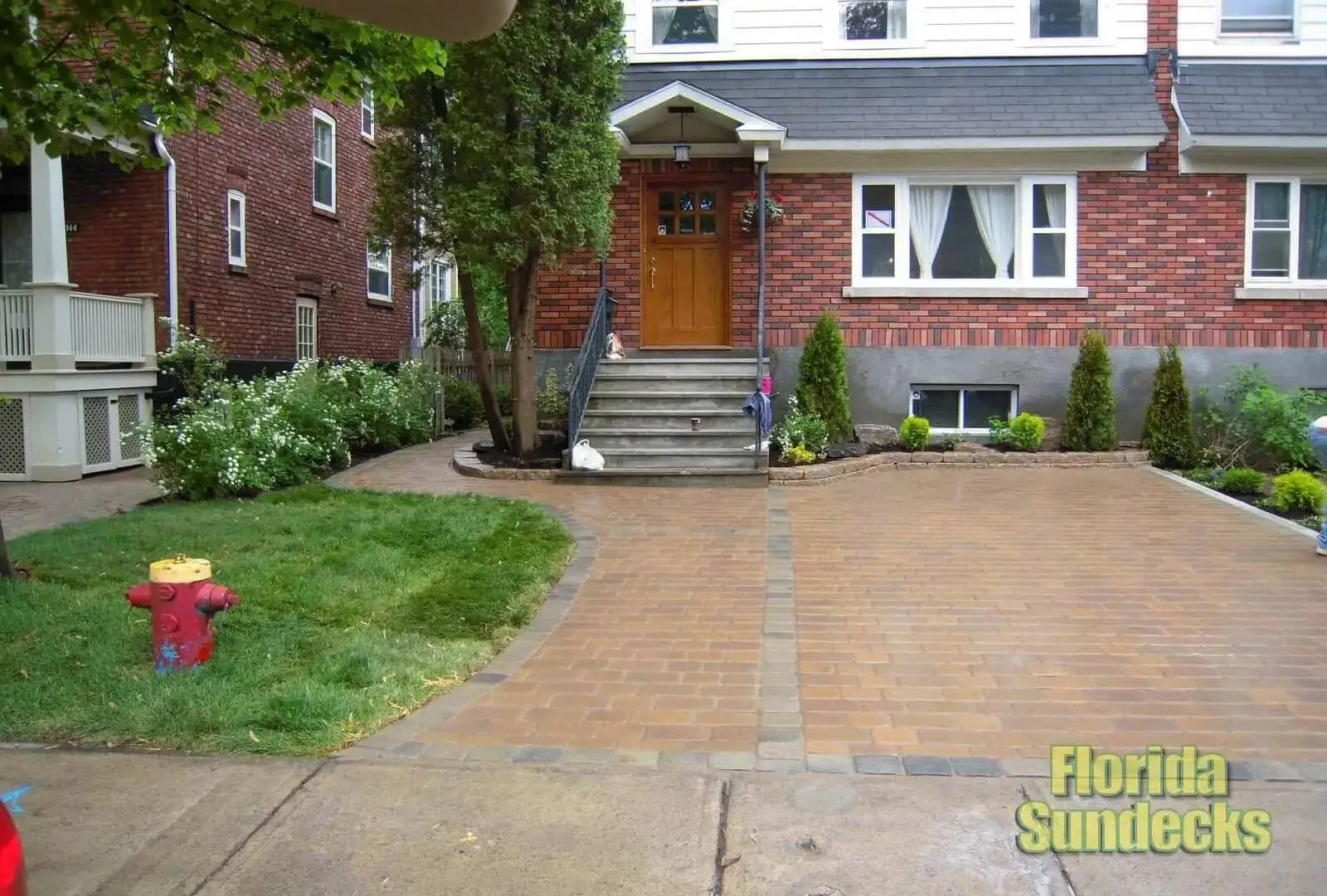 Uni stone in St-Lazare