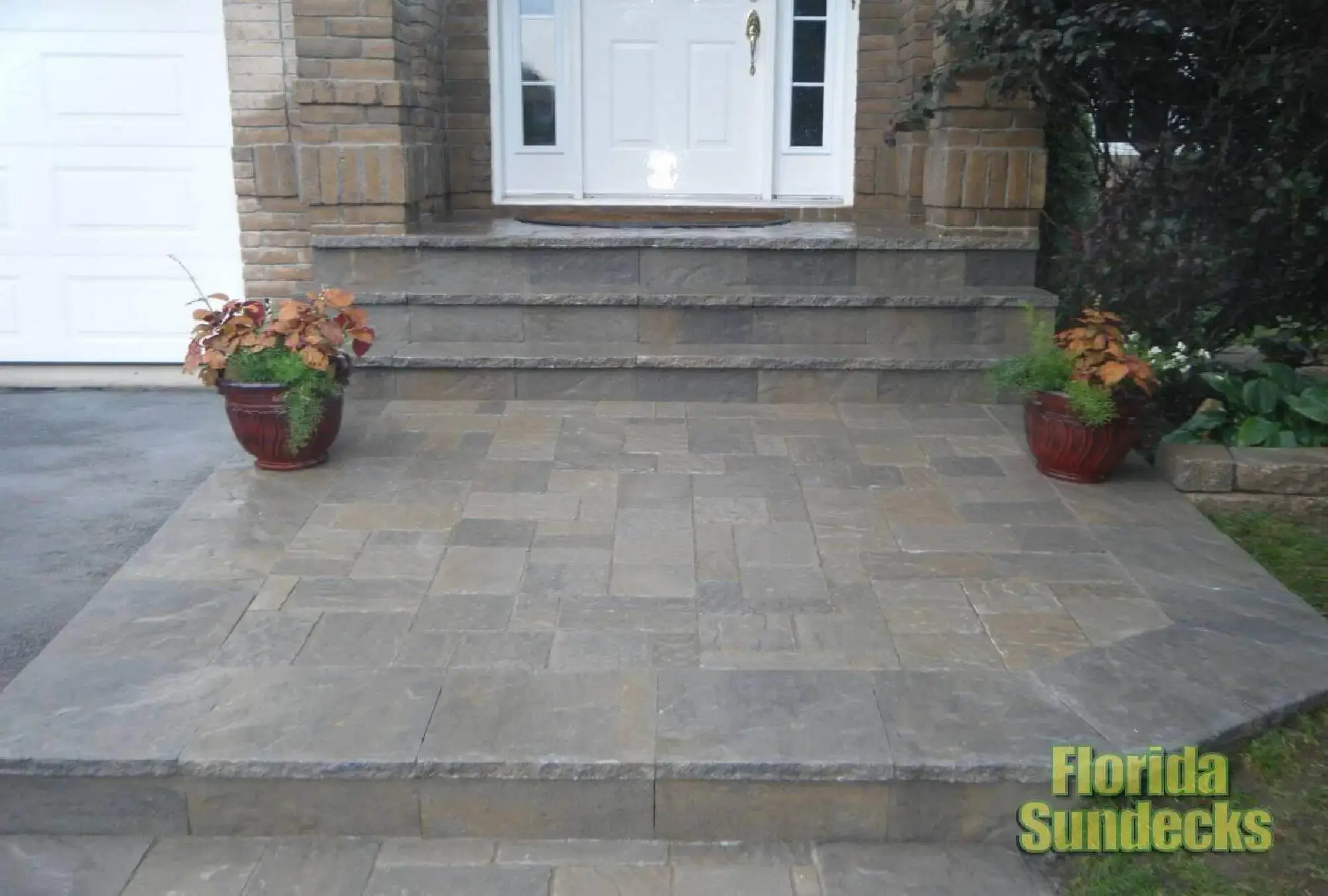 Uni stone in Île-Bizard